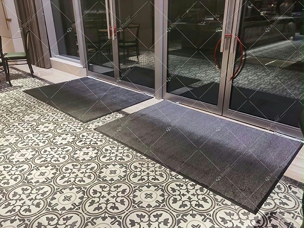 丽施美地垫